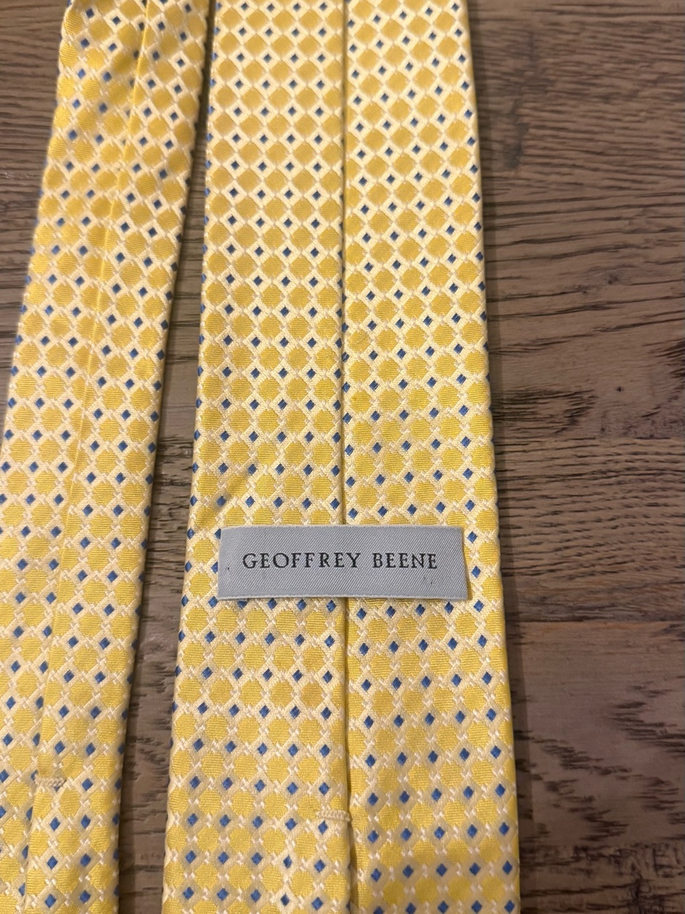 Geoffrey Beene Yellow and Light Blue Diamond Pattern Men’s Tie